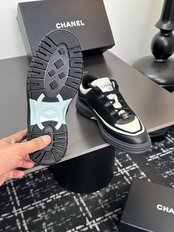 Chanel Spring-Summer 2025 Runway Thick Sole Sneakers - LY00320