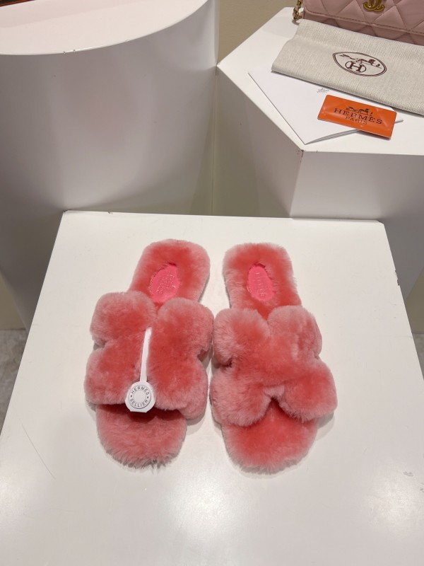 Hermès Autumn Winter Flat Fur Slippers - LY00240