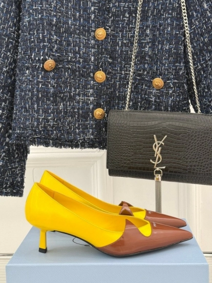 Prada 2025 SS Catwalk Pointed Toe Kitten Heel Single Shoes - KFY00310