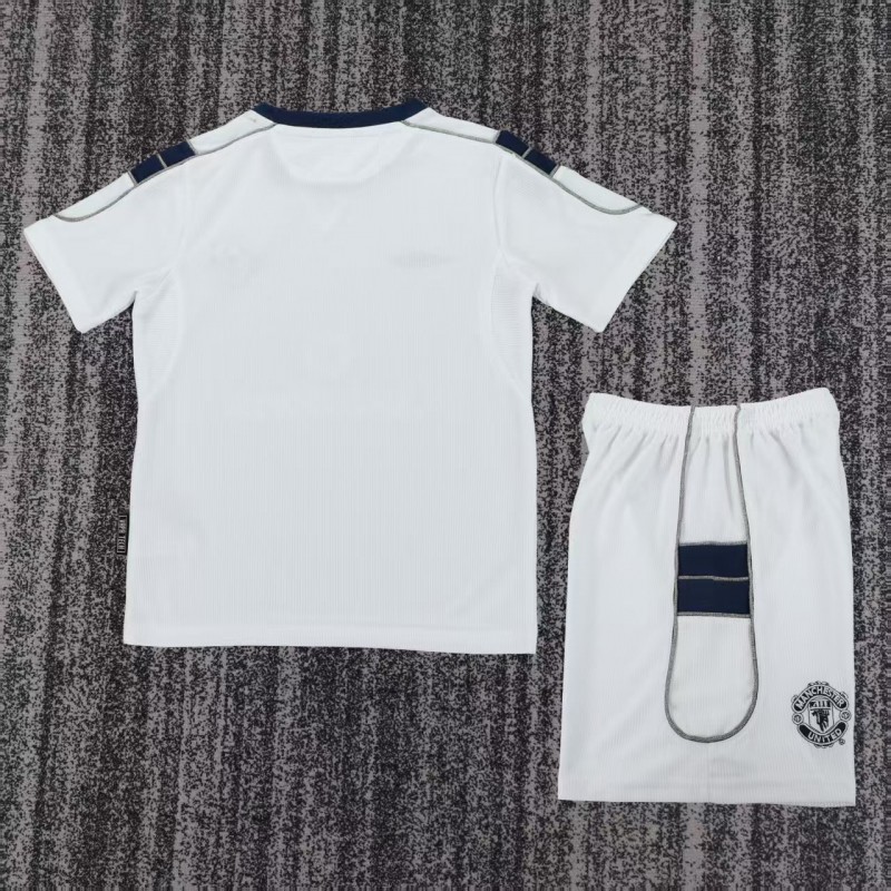 Retro Kids 00/01 Manchester United Away Jersey