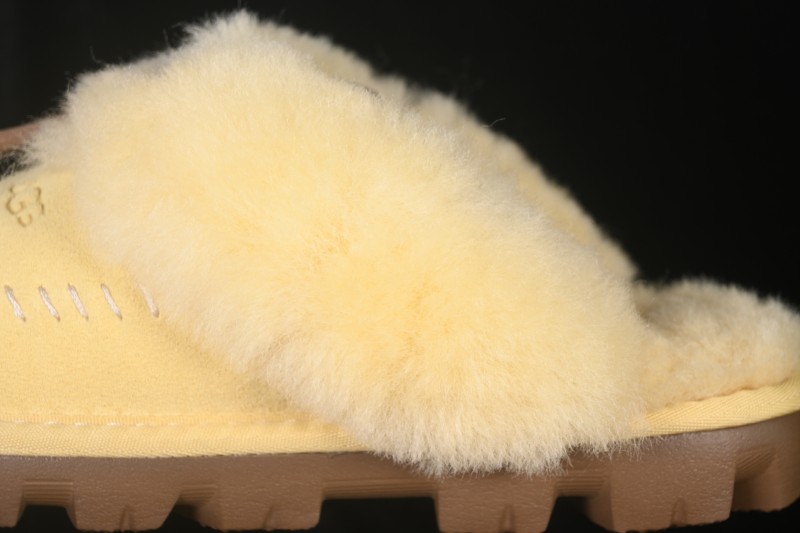 UGG Slipper Evolution Comfortable Flat No Special Function Closed Toe Slippers 1180 Soft Mustard