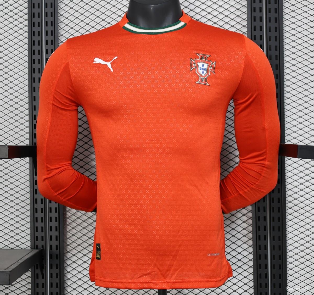 Player Version 2025 Portugal Home Long Sleeve Jersey